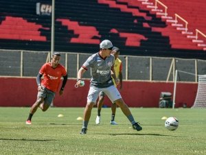 Vitória terá cinco treinos de preparação para enfrentar o Barcelona de Ilhéus; veja programação