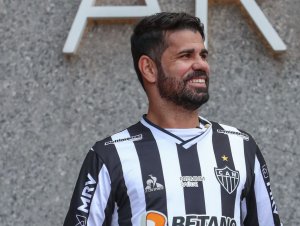 Corinthians se aproxima de acerto com o atacante Diego Costa