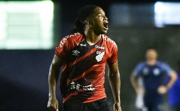 Bahia tenta contratação de zagueiro destaque na base do Botafogo