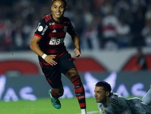 Flamengo vence o São Paulo e já é 3º na Série A