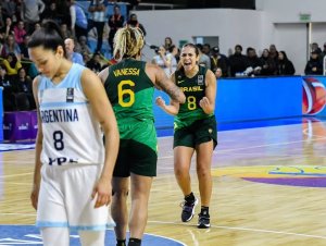 Brasil vence a Argentina no fim e é campeão sul-americano feminino de basquete