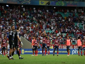 Bahia acerta renovação de contrato com lateral-esquerdo até 2026