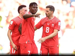Suíça bate Camarões com placar magro e assume a liderança provisória do grupo da seleção brasileira