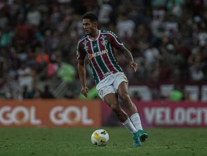 Vitória tem interesse em lateral-esquerdo do Fluminense; confira