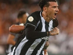 Bahia faz proposta de R$ 2,5 milhões por Victor Cuesta; Botafogo tenta segurar o jogador