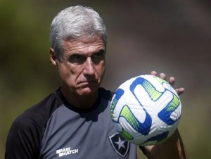 Luís Castro é mantido como treinador do Botafogo