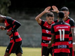 Vitória goleia Atlético de Alagoinhas na estreia do Campeonato Baiano sub-20