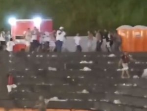 Show realizado no Barradão após partida termina com briga de torcedores