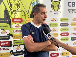 Renato Paiva reconhece postura defensiva do Bahia e elogia atuação contra o Fortaleza