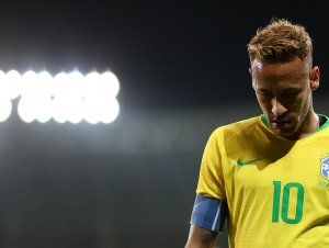 Neymar se despede de Messi após saída do PSG: 