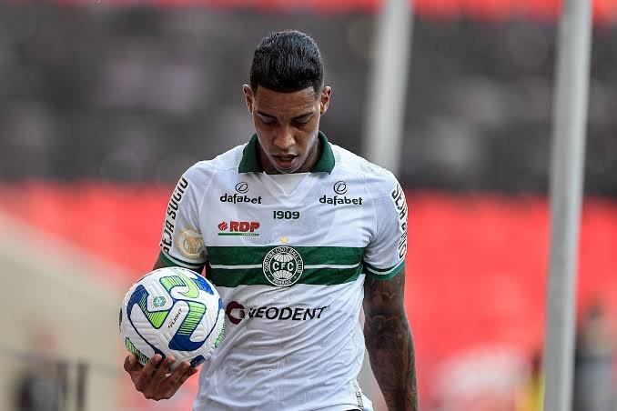 Em retorno a São Januário, torcida do Vasco esgota ingressos para o jogo  contra o Coritiba
