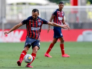 Rogério Ceni exalta trio de meio campo do Bahia contra o Coritiba