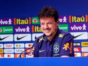 Fernando Diniz justifica convocação de meia do Flamengo