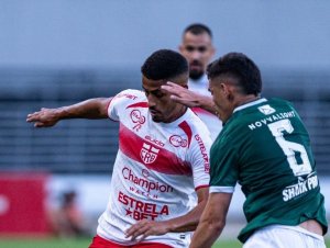 Com derrota do Guarani para o CRB, Vitória mantém cinco pontos de vantagem para o concorrente