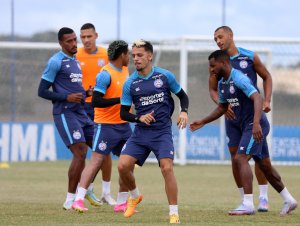 Rogério Ceni testa formações no Bahia para duelo contra o Flamengo