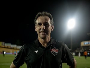 Léo Condé projeta boa apresentação do Vitória diante do Sport 