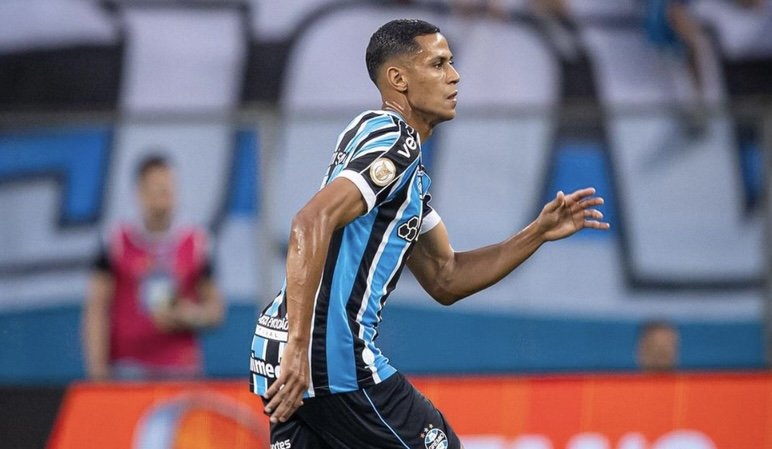 Bahia e outros dois clubes da Série A sondam atacante do Grêmio