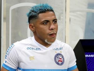 Fora dos planos do Bahia para 2024, Vítor Jacaré viaja para acertar com equipe da Série B; confira