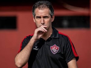 Léo Condé confirma mudanças pontuais após derrota contra Juazeirense