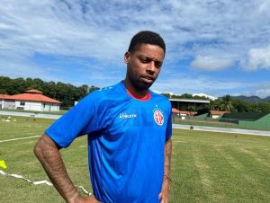 André destaca convite de Romário para aceitar jogar pelo América-RJ 