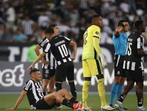 Com lesão confirmada, atacante desfalca Botafogo contra o Vitória; saiba quem