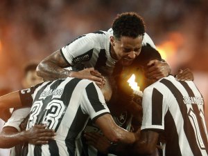 Botafogo deve manter rotação no time diante do Bahia; confira 