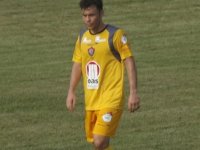 Renato Cajá é confirmado como titular do Vitória