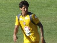 Caio Júnior indica que Victor Ramos será titular do Vitória