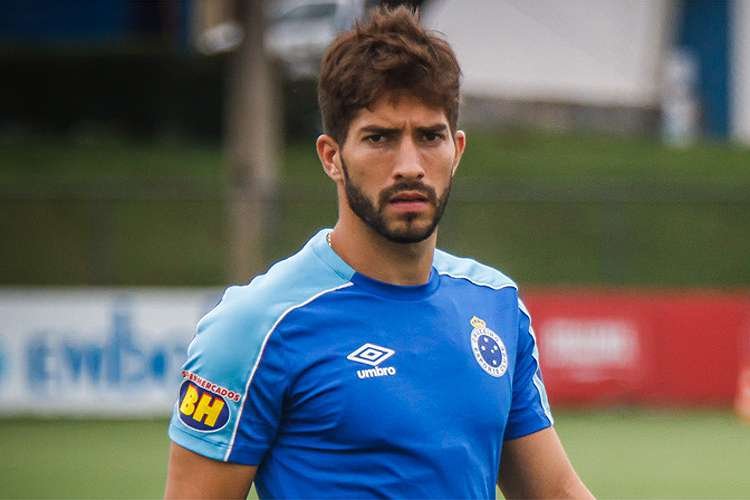 Cruzeiro anuncia a contratação do volante Lucas Silva, cruzeiro